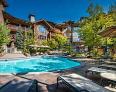 Hotel First Tracks Lodge (Whistler, Canada)