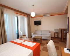 Khách sạn Apartments Deus (Bar, Montenegro)