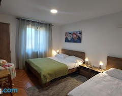 Koko talo/asunto Apartment Bella Vista (Malinska, Kroatia)