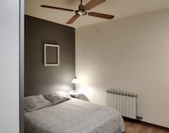 Entire House / Apartment Apartamento Con Balcon (Granada, Spain)