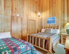Entire House / Apartment Rustic Cabin With A Private Patio And Shared Pools, Hot Tubs & Resort Amenities! (Sisters, USA)