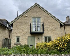Toàn bộ căn nhà/căn hộ 4 Bedroom Cottage In Lower Mill Estate In Cotswolds With Outdoor Heated Pool (Malmesbury, Vương quốc Anh)