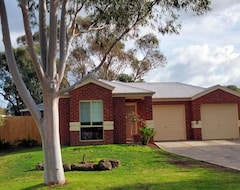 Tüm Ev/Apart Daire Family/couples Getaway - Entire House - 4 Bedrooms - Hot Tub - Double Garage (Cranbourne, Avustralya)