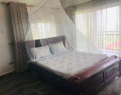 Khách sạn Hollandia Hotel (Masaka, Uganda)