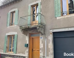 Toàn bộ căn nhà/căn hộ Maison Cantal A Marchastel 15400 (Marchastel, Pháp)