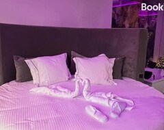 Bed & Breakfast AGORA Tournai - Wellness Suites (Tournai, Belgija)
