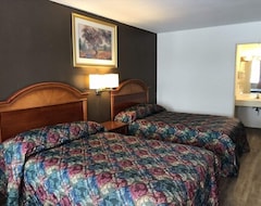 Hotel Country Club Inn & Suites (Fostoria, USA)