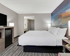 Clarion Pointe By Choice Hotel (Erie, USA)