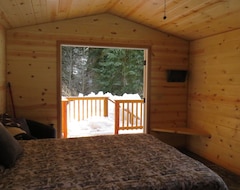 Entire House / Apartment Closest Accommodations To Anthony Lakes. Stay In Richs Camp Cabin #3 (North Powder, USA)