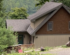 Tüm Ev/Apart Daire Modern Lakehouse With Cottage Character (#304028) (Val-des-Monts, Kanada)