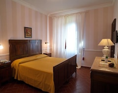 Hotel Le Carolee (Pianopoli, Italien)