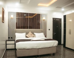 De Baylux Hotels & Suites (Lekki, Nigeria)