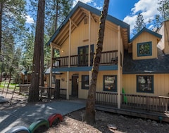 Koko talo/asunto Friends Lodge (Yosemiten kansallispuisto, Amerikan Yhdysvallat)