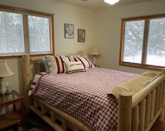 Entire House / Apartment Cozy Welcoming Laughing Whitefish River Cabin Ready For Your Visit (Deerton, USA)