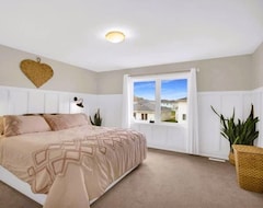 Toàn bộ căn nhà/căn hộ Dreamy 3 Bedroom Beach House (Sydney, Canada)
