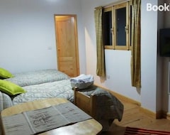 Entire House / Apartment Taulli Guest (Marcara, Peru)