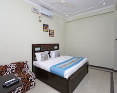 Hotel OYO 9274 Homey Stay Suites (Faridabad, Indien)