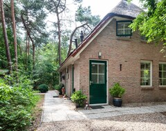 Cijela kuća/apartman This Thatch-Roofed Holiday Home Has Real Character (Dalfsen, Nizozemska)