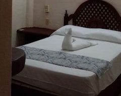 Hotel El Dorado (Zihuatanejo, Mexico)
