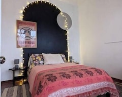 Tüm Ev/Apart Daire Large, Cozy, Unique & Historic 2 Bedroom Flat In El Centro, Sleeps 4, 3 Beds (Cuenca, Ekvador)