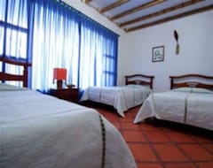 Hotel Campestre Rancho California (Calarcá, Colombia)