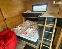 Leirintäalue Glamping Les Kralovstvi (Bílá Tremešná, Tsekin tasavalta)