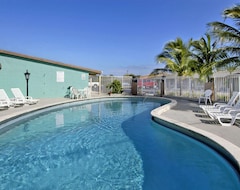 Khách sạn Super 8 Lantana West Palm Beach (Lantana, Hoa Kỳ)