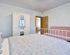 Toàn bộ căn nhà/căn hộ 2 Bedroom Accommodation In Mokrice (Oroslavje, Croatia)