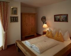 Hotelli Sunneschlössli Lodge (Nesselwängle, Itävalta)