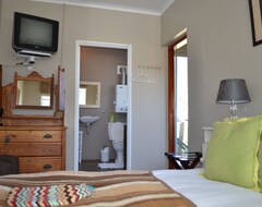 Otel A Stone'S Throw Accommodation (Grahamstown, Güney Afrika)