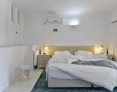 Aparthotel Naoussa Hills Boutique Resort- Adults Only (13+) (Naoussa, Greece)
