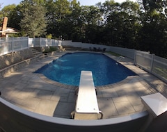 Toàn bộ căn nhà/căn hộ Luxury 4 Bedroom House Minutes To Everything! New Heated Pool And Central Air! (Southampton, Hoa Kỳ)