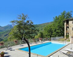 Toàn bộ căn nhà/căn hộ Rustic Farmhouse , Private Pool 5 Bedrooms, Walk To Restaurant, Mountain Views! (Villa Collemandina, Ý)