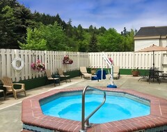 Hotel Affordability Meets Comfort In Guesthouse Poulsbo! Free Parking, Pet-friendly (Poulsbo, USA)