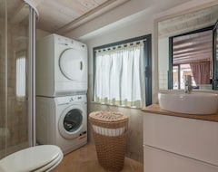 Cijela kuća/apartman Private Villa With Pool, Beach 4km, Wi-fi, Air-conditioning, Jacuzzi, Le Marche (Fano, Italija)