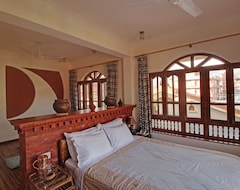 Otel Vardan Resort n' Apartment (Pokhara, Nepal)