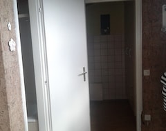 Casa/apartamento entero Schoen Kleine Gemutliche Zimmer Mit Bad Und Klein Kueche Separate Eingang. (Gordola, Suiza)
