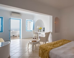 Hotel Above Blue Suites (Imerovigli, Greece)