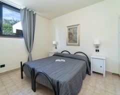 Hotel Residence Primera (Moniga del Garda, İtalya)