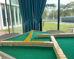 Koko talo/asunto Desaru 20pax Funky Golf Villa With (Desaru, Malesia)