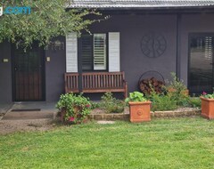 Toàn bộ căn nhà/căn hộ Spacious Cottage With Indoor Fireplace (Stanthorpe, Úc)