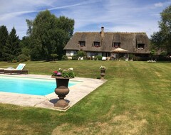 Cijela kuća/apartman Large Thatched Cottage With Pool (Saint-Benoît-d'Hébertot, Francuska)