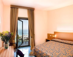Khách sạn Grand Hotel Due Golfi (Massa Lubrense, Ý)