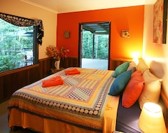 Bed & Breakfast Tropical Bliss bed and breakfast (Innisfail, Australija)