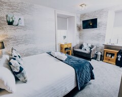 Hotel The Tower Gastro Pub and Apartments (Crieff, United Kingdom)