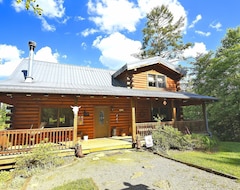 Casa/apartamento entero Bison Overlook Lodge. On A 65 Acre Buffalo Ranch! (Lake Junaluska, EE. UU.)