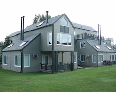Hotel Holiday Villa Resorts at Mont Ste Anne (Beaupré, Canada)