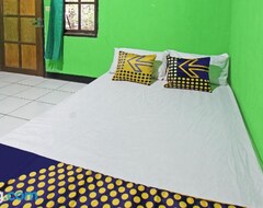 Khách sạn Spot On 92955 Kos Rosni (Mataram, Indonesia)