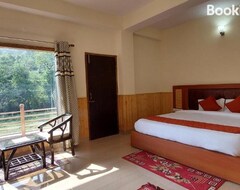 Hotel The Clarks Resort (Chail, Indija)