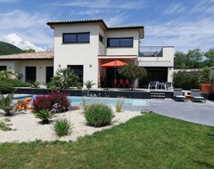 Toàn bộ căn nhà/căn hộ Contemporary House In Ardèche (Rochemaure, Pháp)